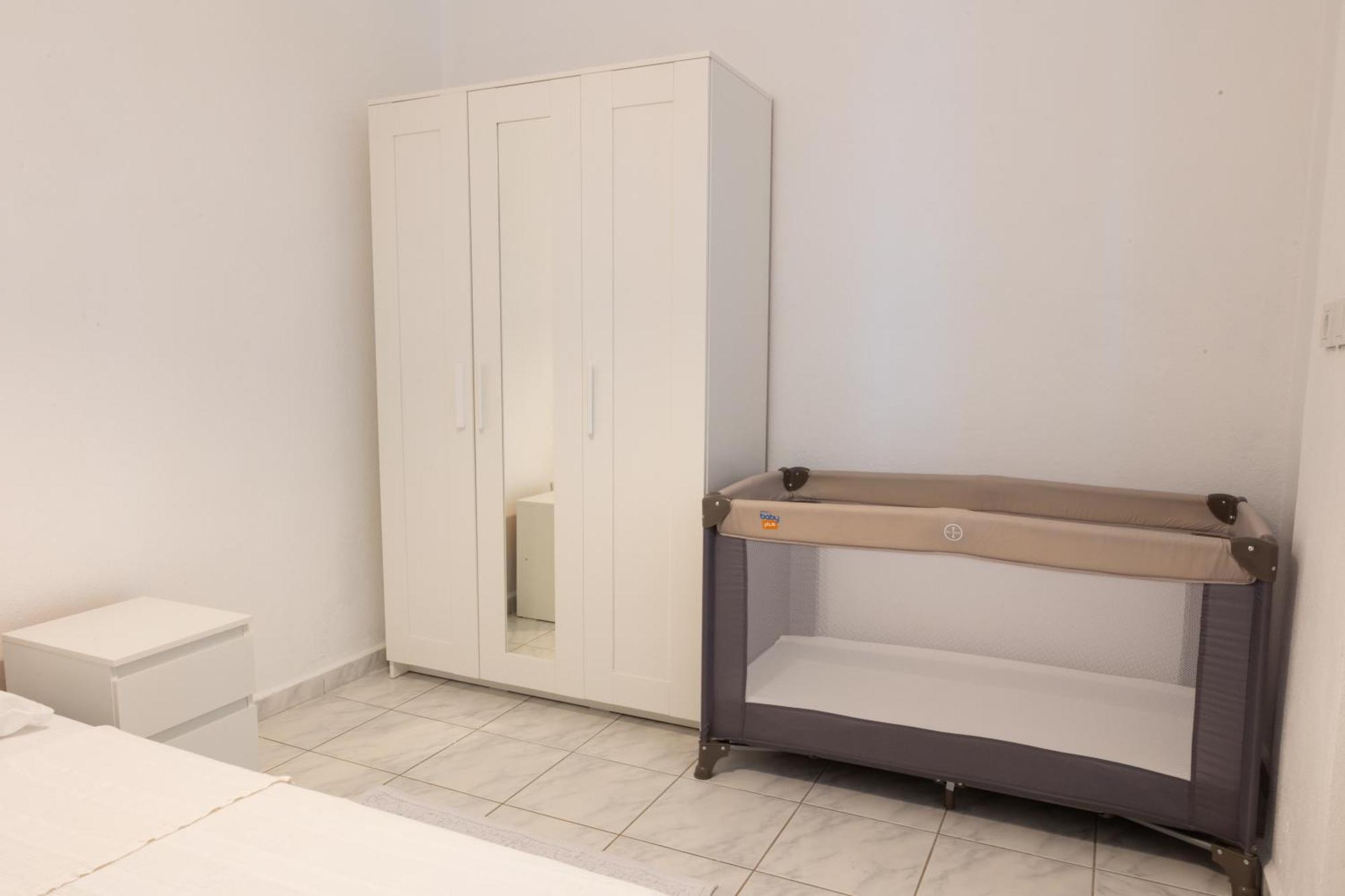 Seaview Apartament *